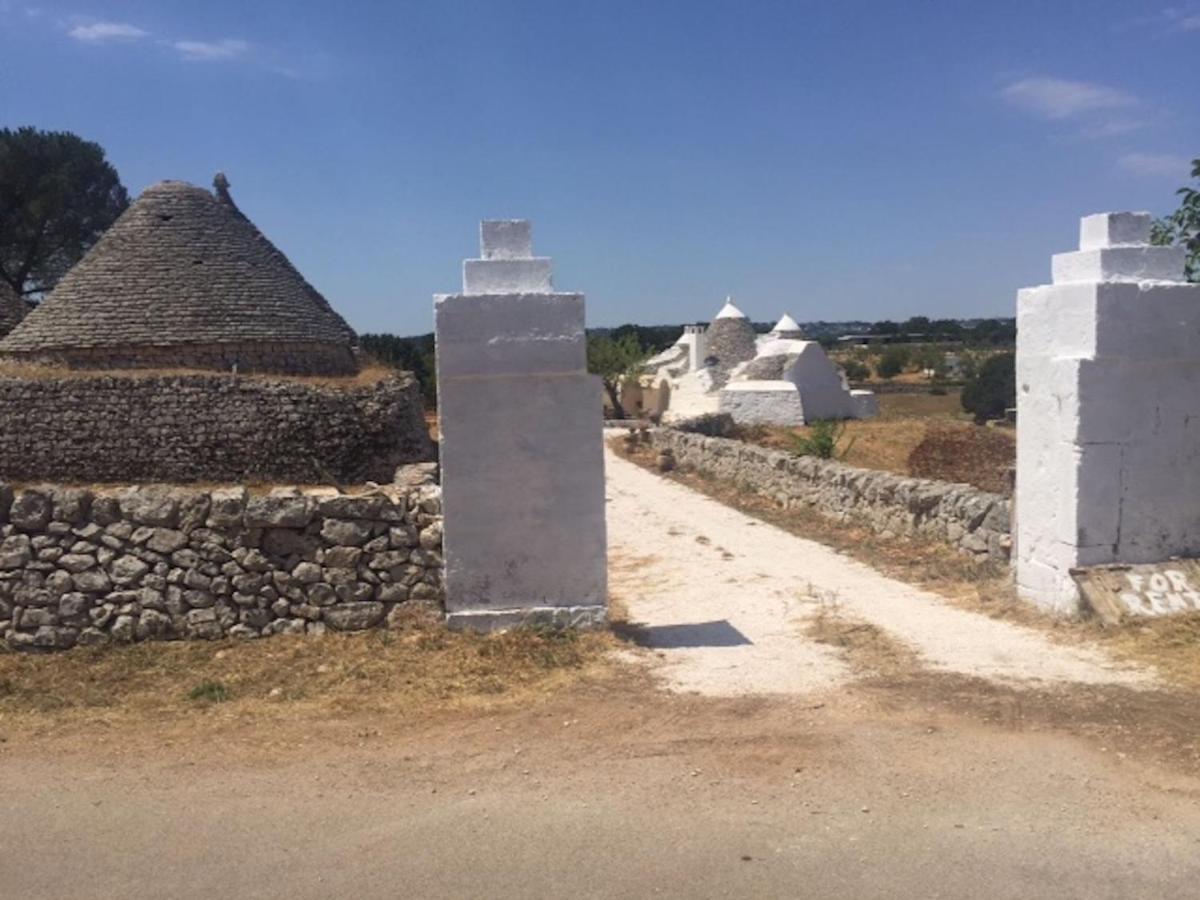 オストゥーニ Borgo Trulli 1789 Bed & Breakfast エクステリア 写真