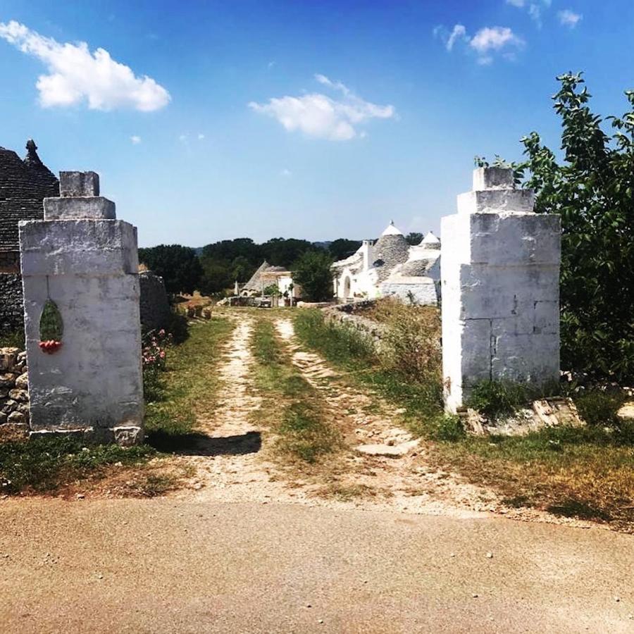オストゥーニ Borgo Trulli 1789 Bed & Breakfast エクステリア 写真